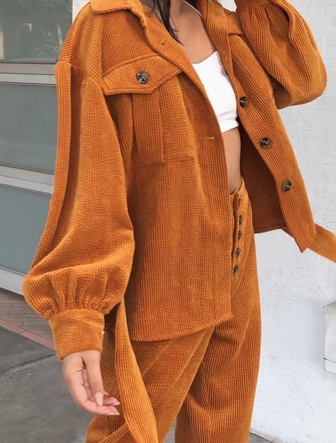 Vintage Sweater Outfit, Dynasty Outfits, Belt Shirt, Iranian Women Fashion, Estilo Hippie, Trendy Fashion Tops, Causual Outfits, Stylish Clothes For Women, Fall Fashion Outfits