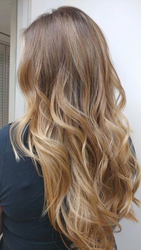 30 Couleurs de cheveux avec balayage blond miel tendance 2023 13 Rambut Brunette, Kadeřnické Trendy, Vlasové Trendy, Balayage Blonde, Dirty Blonde Hair, Honey Blonde Hair, Blonde Hair Inspiration, Honey Hair, Blonde Hair Looks