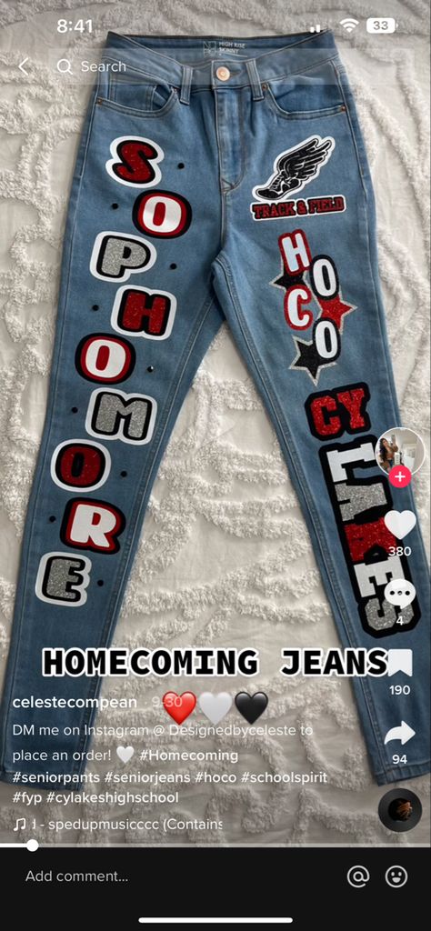 Class Of 2026 Painted Jeans, Sophmore Hoco Pants, Painting Pants For Homecoming, Spirit Jeans Homecoming Freshman, Sophomore Hoco Jeans, Homecoming Jeans Ideas Juniors, Spirit Week Pants Ideas, Homecoming Game Outfits High School, Homecoming Jeans Ideas Sophomore