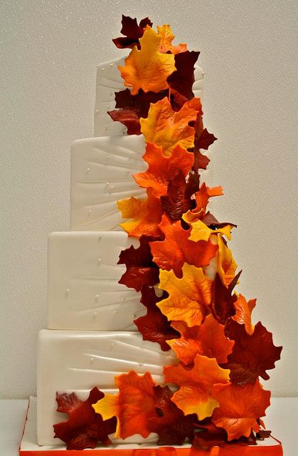 Fall Themed Wedding Cakes, Wedding Hacks, Fall Cake, Square Wedding Cakes, Wedding Cake Photos, Themed Wedding Cakes, Wedding Themes Fall, Fall Cakes, Fall Wedding Cakes