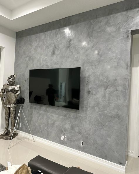 Venetian Plaster Tv Wall, Tv Wall Painting Design, Stucco Interior Walls, Textured Wall Paint Designs, Tv Accent Wall, Grey Bedroom Colors, Room Paint Designs, Green Bedroom Decor, Wall Color Combination