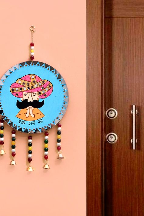 Padharo Sa Art Drawing, Door Hanging Decorations Indian Handmade, Indian Room Decor Diy Wall Hangings, Padharo Sa Wall Art, Padharo Sa Lippan Art, Indian Home Decor Ideas Diy Wall Hangings, Wall Painting Ideas Indian, Decoration With Cardboard, Padharo Sa