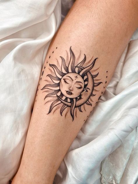 Traditional Leg Tattoos, Tattoo Sol E Lua, Fine Tattoo, Simple Leg Tattoos, Upper Leg Tattoos, Pisces Tattoo Designs, Earthy Tattoos, Arm Sleeve Tattoos For Women, Sun And Moon Tattoo