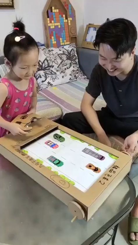 Aktiviti Prasekolah, Mainan Diy, Diy Cardboard Toys, Maluchy Montessori, مشروعات العلوم, Amazing Toys, Diy Kids Games, Cardboard Toys, Indoor Games For Kids