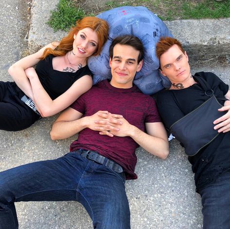 Shadowhunters Actors, Jonathan Morgenstern, Shadowhunters Tv Series, Clary Y Jace, Shadowhunters Cast, Simon Lewis, Clary And Jace, Shadowhunters Tv Show, Dominic Sherwood