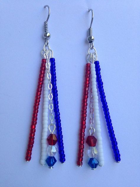 Anting Manik, Patriotic Earrings, Patriotic Jewelry, Beaded Earrings Diy, Jewelry Making Earrings, Earrings Diy, Homemade Jewelry, Beaded Jewelry Patterns, Handmade Jewelry Diy