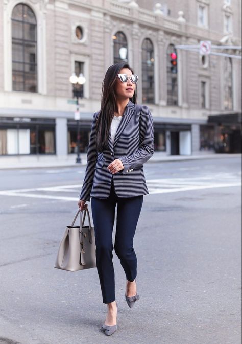 business casual work wear petite fashion blog Work Outfits Women Professional, Work Outfits Frauen, Look Zara, Professional Work Outfit, Work Outfits Women Summer, Extra Petite, Fitting Pants, Casual Work Wear, Stylish Office