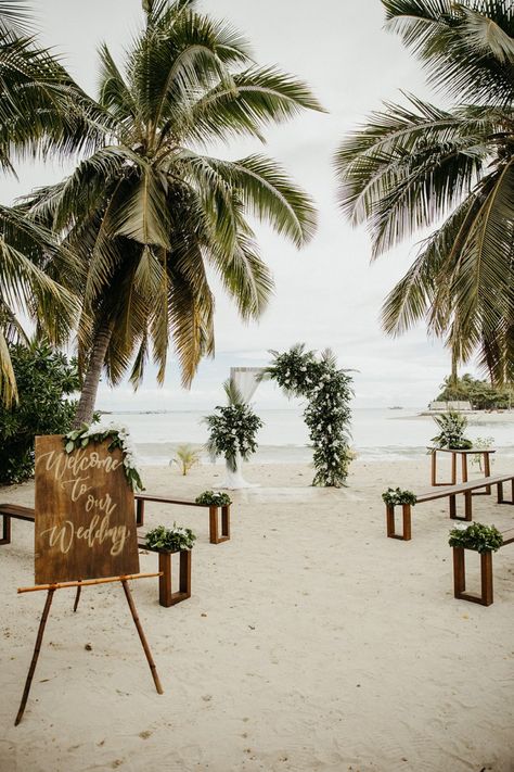 Wedding Decoration Tropical, Boho Island Wedding, Beach Wedding Australia, Small Beach Reception, Bali Wedding Ceremony, All Black Beach Wedding, Small Island Wedding, Tropical Beach Wedding Ideas, Hawaii Wedding Ideas Small