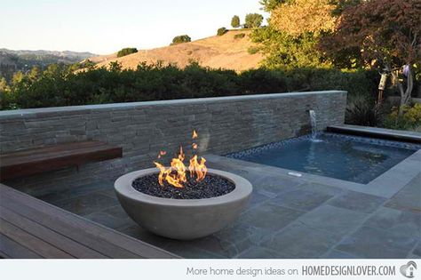 15 Dramatic Modern Pool Areas with Fire Pits | Home Design Lover Fire Pit With Rocks, Outdoor Fire Pit Seating, Moderne Pools, Small Fire Pit, Outdoor Fire Pit Designs, Modern Fire Pit, Fire Pit Ring, Fire Pit Furniture, Fire Pit Seating