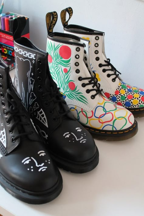 DIY DOCS: SARAH MYERS - Dr. Martens Blog Doc Martens Outfit Summer, Diy Boots, Animal Crossing Qr Codes, Martens Outfit, Boots Diy, Doc Martens Outfit, Animal Crossing 3ds, Doc Martens Boots, Custom Boots