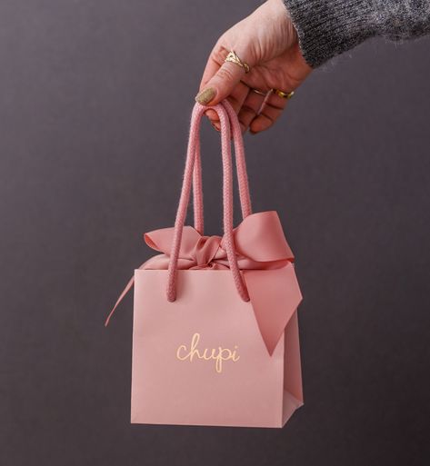 Branding Design Ideas, Desain Merek, Templat Kotak, حفل توديع العزوبية, Packaging Design Ideas, Jewelry Packaging Design, Paper Bag Design, Packaging Diy, Clothing Packaging