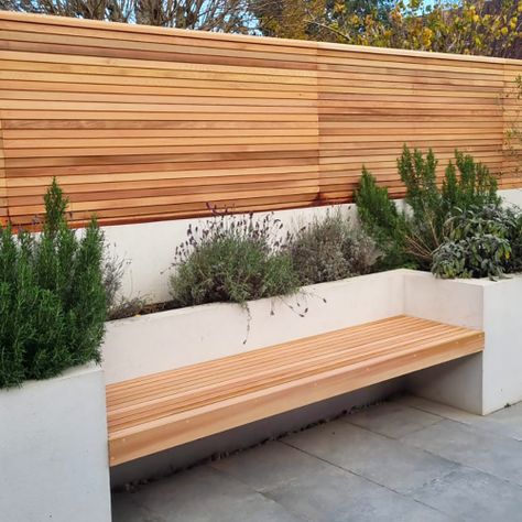 L Shaped Garden, Contemporary Fencing, Garden Bench Seat, Slatted Fence Panels, Fencing And Gates, Driveway Entrance Landscaping, Garden Bench Seating, Cedar Paneling, Backyard Seating Area