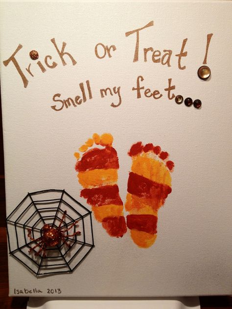 Halloween art project Fall Crafts For Babies, Crafts For Babies, Footprint Wall Art, Quick Halloween Crafts, Halloween Art Projects, Preschool Projects, Baby Footprint, Wall Art Crafts, Footprint Art