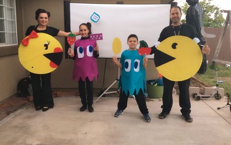 Pacman costumes ms Pac man ghost and props diy 80's Diy Ms Pacman Costume, Pac Man Costume, Pac Man Ghost, Charlie Chocolate Factory, Camp Bestival, Diy Cosplay, Video Games Birthday Party, Ghost Diy, Clever Halloween Costumes