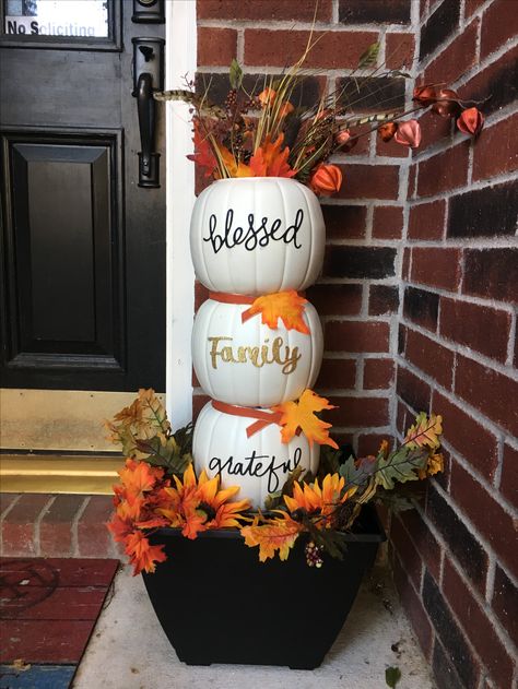 Used the plastic pumpkins and painted them off white. Might have been better to use vinyl letters without bling so you can easily spray  sealant. Fall Flower Arrangements Centerpieces Wedding Ideas, Plastic Pumpkin Decorating Ideas, Plastic Pumpkins Crafts, Fall Centerpiece Ideas, Fall Apartment, Balcony Decoration Ideas, Fall House, Balcony Decoration, Image Halloween