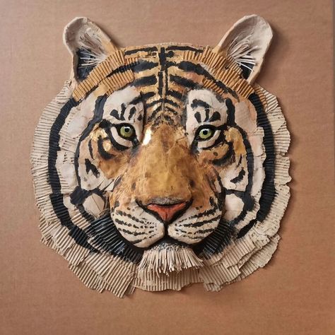 Paper Mache Tiger, Cardboard Animal Head, Paper Mache Animal Head, Cardboard Art Sculpture, Cardboard Animals, Paper Mache Animals, Cardboard Sculpture, Paper Mache Crafts, Colossal Art