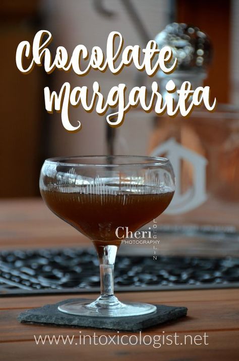 Grand Marnier Margarita, Chocolate Margarita, Moonshine Drink Recipes, Chocolate Tequila, Tequila Recipe, Traditional Margarita, Margarita Day, Chocolate Cocktails, Mezcal Cocktails