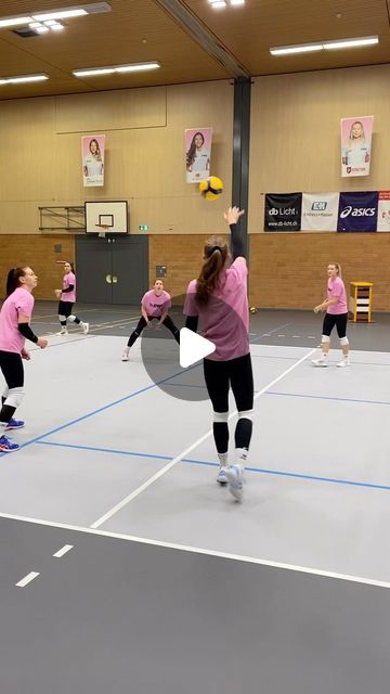 Volleyball Peppering, Volly Bal, Youth Volleyball, Kid Games, Volleyball Practice, Volleyball Workouts, Volleyball Training, Volleyball Drills, November 9