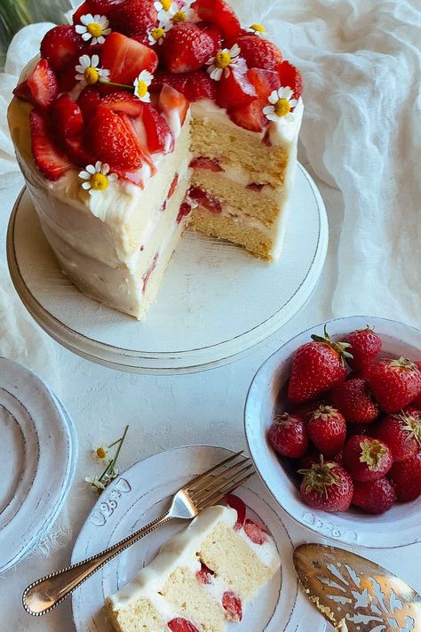 This vegan vanilla cake is light, fluffy, and stays moist for many days! Complete with berries and a delicious dairy-free cream cheese chantilly frosting, this versatile cake is perfect for layering for birthdays and celebrations. It'll be difficult to stop after your first slice! Vanilla Cake Recipe Vegan, Vegan Cake Strawberry, Vegan Vanilla Strawberry Cake, Non Dairy Birthday Cake, Dairy Free Chantilly Cake, Birthday Cake For One, Vegan Strawberries And Cream Cake, Vegan Chantilly Cake, Strawberry Cake Dairy Free