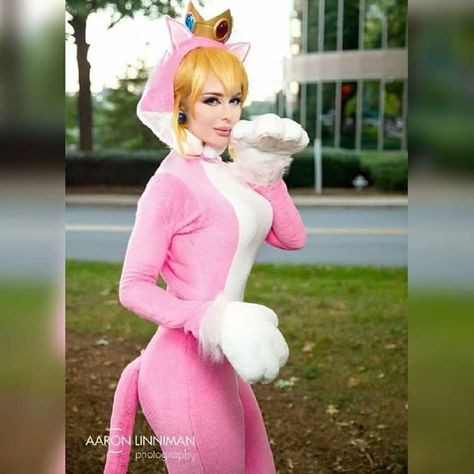 Cat Peach Costume, Cat Peach Mario, Cat Peach, Mario Princesses, Peach Costume, Jenna Lynn, Peach Mario, Video Game Cosplay, Bunny Costume