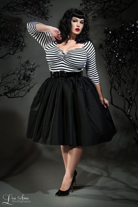 Mode Pin Up, Plus Size Rockabilly, Xl Mode, Mode Rockabilly, Rockabilly Mode, Moda Pinup, Estilo Pin Up, Sukienki Plus Size, Rockabilly Girl