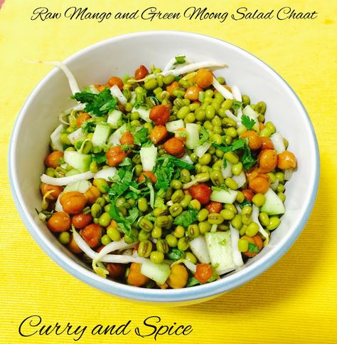 Curry and Spice: RAW MANGO AND GREEN MOONG SALAD CHAAT Bar Concept, Raw Mango, Chaat Recipe, Juice Bar, Sweets Desserts, Indian Food, Tomato Salsa, Cobb Salad, Indian Food Recipes