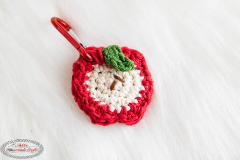 "Learn how to crochet a very quick and easy apple keychain. This crochet key ring is the perfect size to store your Aldi quarter or your AirPods, your AirTag or even your stitch markers or more! This crochet pattern is perfect for using up those yarn scraps. Make these crochet apple key rings as gifts or as market inventory prep. This simple crochet pattern is suitable for crocheters of any level to complete. Happy hooking! :)" Airtag Crochet, Apple Keychain, Air Tags, Crochet Metal, Crochet Apple, Yarn Scraps, Crochet Fruit, Crochet Keychain Pattern, Crochet Pouch