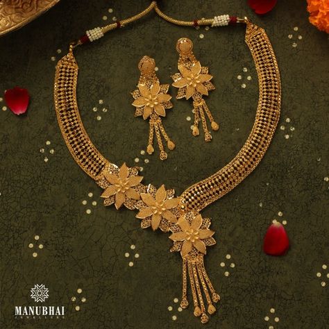 Manubhai Jewellers | Gold & Diamond Jewellers in Borivali, Mumbai Gold Necklace Set Modern Design, Collar Set Jewellery Gold, Gold Necklace Set 30 Grams Latest, Gold Naklece Designs, 30gms Gold Long Necklace, Gold Necklace Set With Earrings, Gold Necklace Set Simple Indian Bridal, Gold Set For Bride, Bridal Gold Set Design