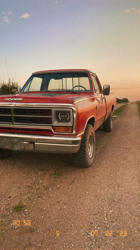 Old Truck Background, Aesthetic Pickup Truck, Old Red Pickup Truck, Orange Truck Aesthetic, Old Fashioned Truck, Old Pick Up Truck Aesthetic, Red Pickup Truck Aesthetic, Old Rusty Trucks, Old Trucks Aesthetic