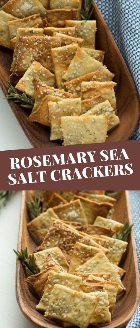 Easy Homemade Crackers, بيتي فور, Homemade Crackers Recipe, Rosemary Sea Salt, Salt Crackers, Homemade Crackers, Cracker Recipes, Crumpets, Homemade Snacks