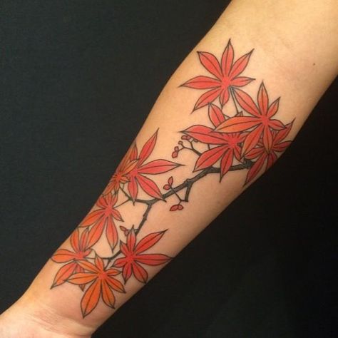 X Maple Leaf Drawing, Japanese Reference, Maple Tree Tattoos, King Crown Tattoo, Japanese Maple Leaves, Japanese Tattoos, Japanese Sleeve, Japanese Artwork, Crown Tattoo