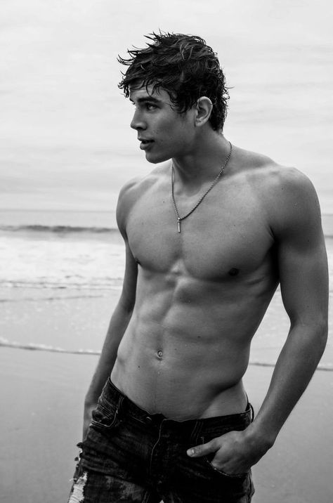 Hayes Grier Shirtless, Hayes Grier, Football Boys, Colorful Portrait, White Men, Male Body, Drake, Pretty People, Saint Laurent