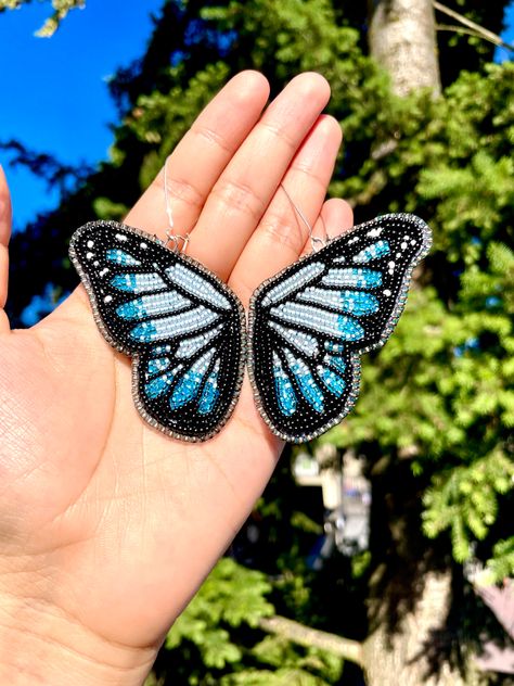 Surrey Canada, Native American Beadwork Patterns, Blue Beaded Earrings, Beaded Butterfly, Hand Beaded Embroidery, Beaded Earrings Native, Beadwork Designs, Bead Sewing, Beautiful Beadwork