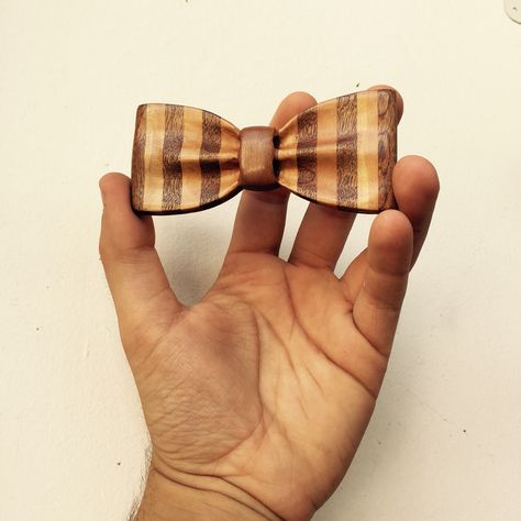 Mogano #wood #bowtie #formen #design #woodbowtie #luxury #handmade #italy #details #elegance #outfit Elegance Outfit, Wooden Bowtie, Pencil Case Design, Wood Bowtie, Wooden Tie, Wood Tie, Berry Wedding, Wood Jewelery, Wood Clothes