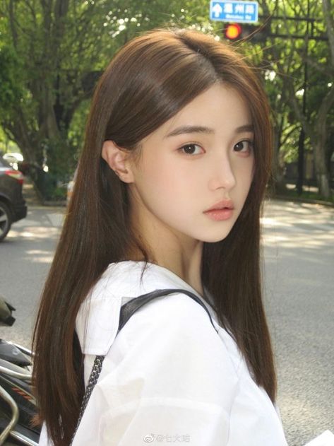 Asian Brown Hair, Brown Hair Korean, Golden Brown Hair Color, Pelo Cafe, Hair Color Asian, Golden Brown Hair, Korean Hair Color, Girl With Brown Hair, Asian Hair