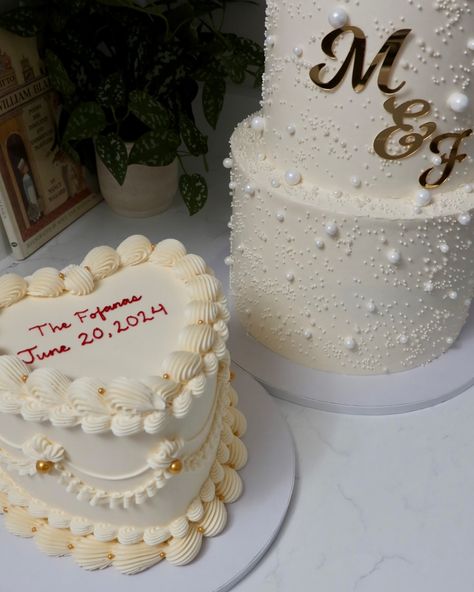 Two-tier wedding cake 💍🎂 - Cake Details - Size: Large two-tier 8” & 10” (3 layers each) Add-ons: Pearls (edible) #WeddingCake, #CustomWeddingCake, #WeddingCakeInspiration, #WeddingCakeDesign, #WeddingCakeldeas, #Luxury WeddingCake, #WeddingCakeGoals, #SeattleWedding, #SeattleWeddingCake, #SeattleCakes, #SeattleBaker, #SeattleBride, #SeattleWeddings, #SeattleWeddingPlanner, #WeddingInspo, #WeddingPlanning, #BrideToBe, #WeddingDetails, #WeddingInspiration, #WeddingDecor, #Engaged, #WeddingDay... Engagement Sheet Cake, Layered Cake, Custom Wedding Cakes, Wedding Cake Inspiration, Tiered Wedding Cake, Wedding Cake Designs, Seattle Wedding, Cake Cake, Sheet Cake