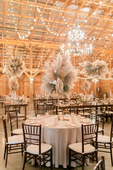 Grass Centerpiece, Popular Wedding Themes, Bohemian Wedding Theme, Boho Wedding Ideas, Non Traditional Wedding Ring, Wedding Ideas On A Budget, Boho Wedding Theme, Feather Centerpieces, Crystal Wedding Dress