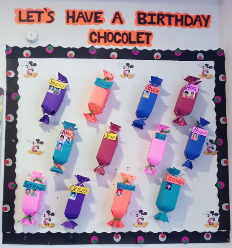 Creative and good looking birthday chart for classroom. Class Decoration Birthday Chart, Achievement Chart Classroom, Ideas For Birthday Charts For Classroom, Birthday Chart Ideas For Kindergarten, Birthday Soft Board Ideas, Simple Birthday Chart For Classroom, Birthday Chart Ideas For Preschool, Birthday Board Ideas For Preschool, Birthday Charts For Preschool Classroom Decor