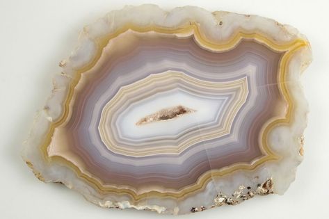 Laguna Agate, Geode Rocks, Ceramics Inspiration, Agate Slices, Acrylic Display Stands, Crystal Aesthetic, Geode Art, Random Inspiration, Art Resin