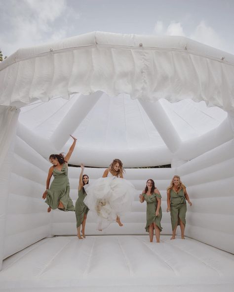 Bride and bridesmains bouncy on her special day! Best wedding ever! Fun photos! Photo credit to Zara Staples wedding photography. Wedding Bouncy Castle, Wedding Castle, Castle Weddings, Bouncy Castle, Fun Photos, Wedding Entertainment, Castle Wedding, 10 Anniversary, 10th Anniversary