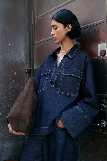 MARIA'S STYLE PLANET: Denim popover shirt Denim Collar, H M Outfits, Denim Pullover, Look Jean, Loose Fit Shirts, Pregnancy Style, Popover Shirt, Cardigan Sweater Jacket, H&m Tops