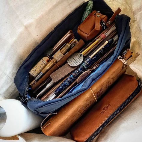 My Traveler's Notebook (@my_travelers_notebook) • Instagram photos and videos Travelers Journal Ideas, Arch Desk, Traveller Journal, Travelers Notebook Setup, Adventure Journal, Traveler Notebook, Trashy Outfits, Travel Notebook, Leather Pencil Case