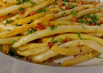 Yellow Beans Recipe, Yellow Wax Beans, Fall Veggies, Wax Beans, Ham Hock, Wax Bean, Well Water, Delicious Vegetables, Vegetarian Dinners