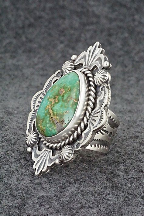 This Sonoran Gold turquoise and sterling silver ring was made by Navajo silversmith Rosita Calladitto. The inside is signed R. Calladitto and stamped Sterling.Size: 7Length: 1 3/4"Width: 1 1/2"Free shipping on all orders! We ship with USPS and always include tracking. All orders ship within a day of payment.Returns are accepted up to 30 days after you receive your order. Just send us a message. Our shop offers cash back or store credit. The item must be returned in new condition. Navajo Turquoise Jewelry, Sterling Silver Turquoise Earrings, Turquoise Ring Engagement, Vintage Style Engagement Rings, Zuni Jewelry, Navajo Rings, Metalwork Jewelry, Turquoise Jewelry Native American, Southwest Jewelry