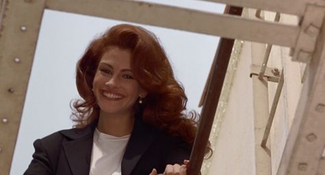 Pretty Woman Movie, Richard Gere, Wedding Inspiration Board, Cindy Crawford, Julia Roberts, Film Stills, Twitter Header, Unique Outfits, Cut And Color