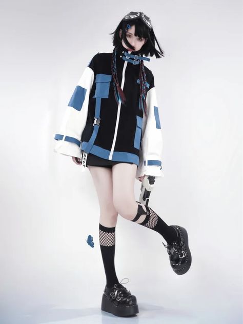 Black and Blue Zip Closure Techwear Jacket Technology Outfit Aesthetic, Techwear Jacket Women, How To Draw A Jacket Off The Shoulder, Technocore Outfits, Cybercore Y2k Outfits, Cybercore Jacket, Jacket Around Shoulders, Kpop Clothing Style, Abstract Tech Aesthetic Outfit