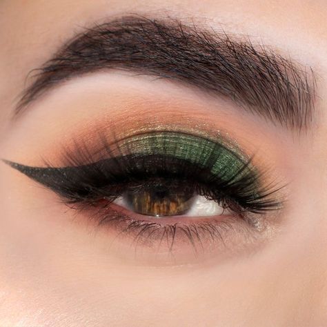 Green Eyeshadow Look, Shimmer Highlighter, Make Up Designs, Dag Make Up, Elegantes Makeup, Mekap Mata, Flot Makeup, Make Up Inspiration, Eye Makeup Pictures