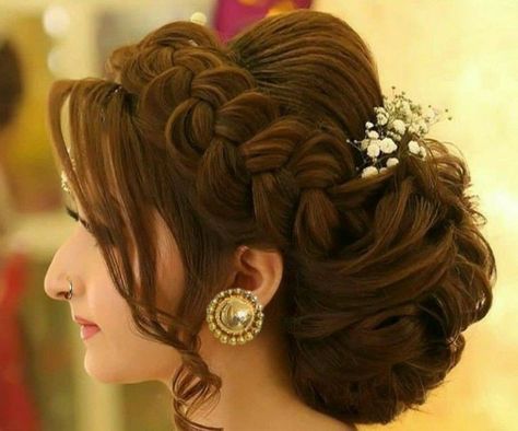 Floral Elegance: Sophisticated Bun Hairstyles with a Touch of Nature Braids Hairstyles Indian, Hairdo Engagement, Short Hairstyles For Frizzy Hair, Indian Hair Style, Hairstyle For Thinning Hair, Short Hairstyles For Thinning Hair, Indian Short Hairstyles, Marriage Hairstyles, Indian Short Hair