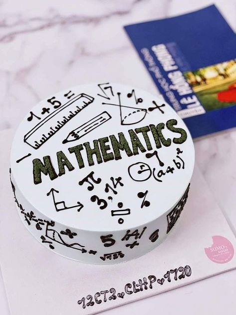 Math Cakes Design, Math Themed Cake, Math Birthday Cakes, Cake Design For Teachers Day, Cake For Teacher Birthday, Maths Cake Design, Math Cake Ideas Birthday, Birthday Cake For Teacher, Kue Hari Guru