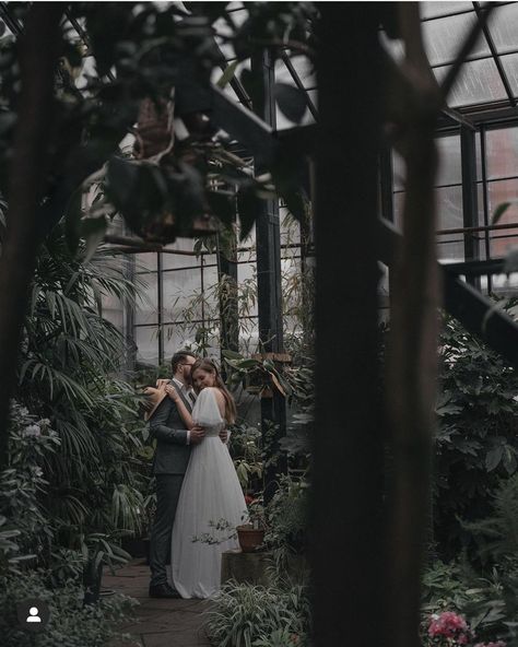 Greenhouse Wedding Photography, Greenhouse Wedding Photos, Leaf Photoshoot, Forest Wedding Photography, Denver Engagement Photos, Wedding Orange, Wedding Portrait Poses, Cute Engagement Photos, Enchanted Forest Wedding